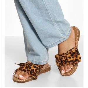 Comfy cheetah print flat tie slipper sandals